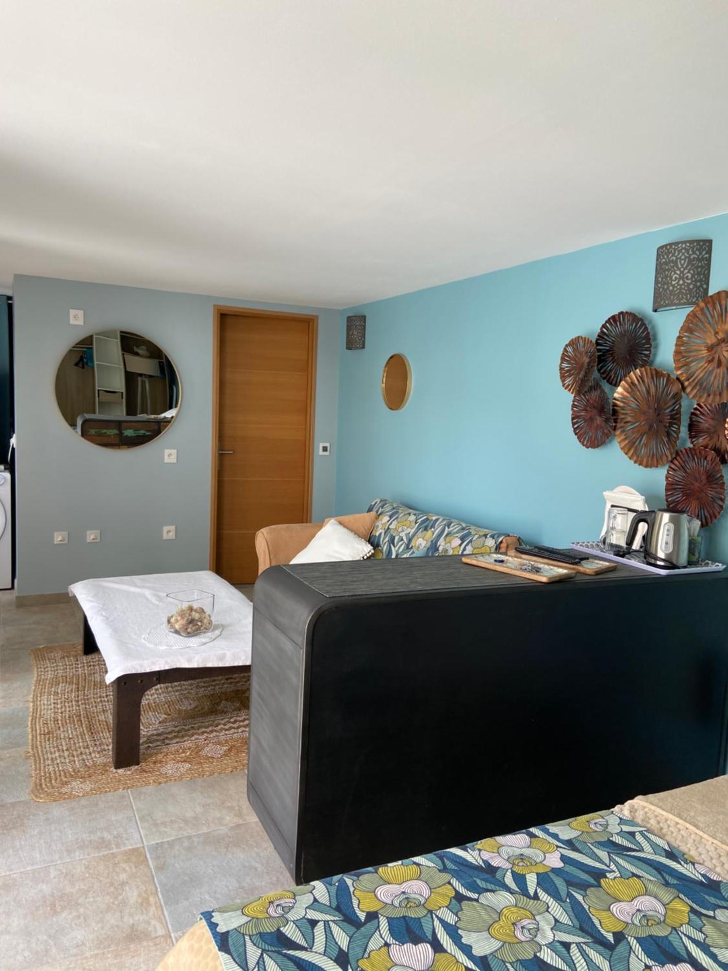 Bed and Breakfast Les Terrasses Des Anthenors Ensues-la-Redonne Exteriér fotografie